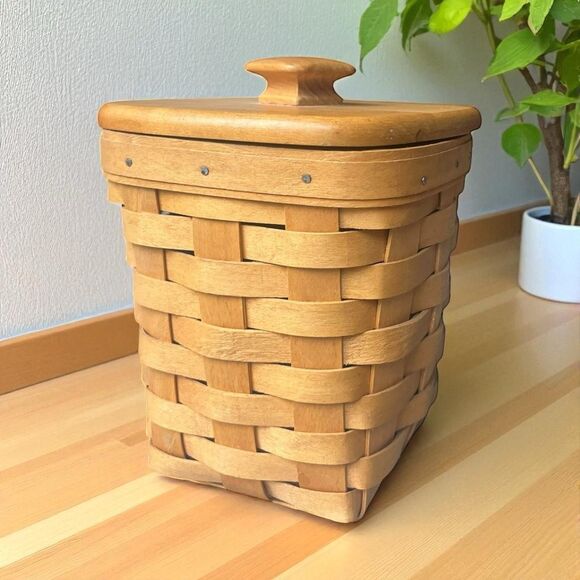 Vintage Longaberger Handwoven Basket with Lid & Protector (1998) unused new - Picture 1 of 8